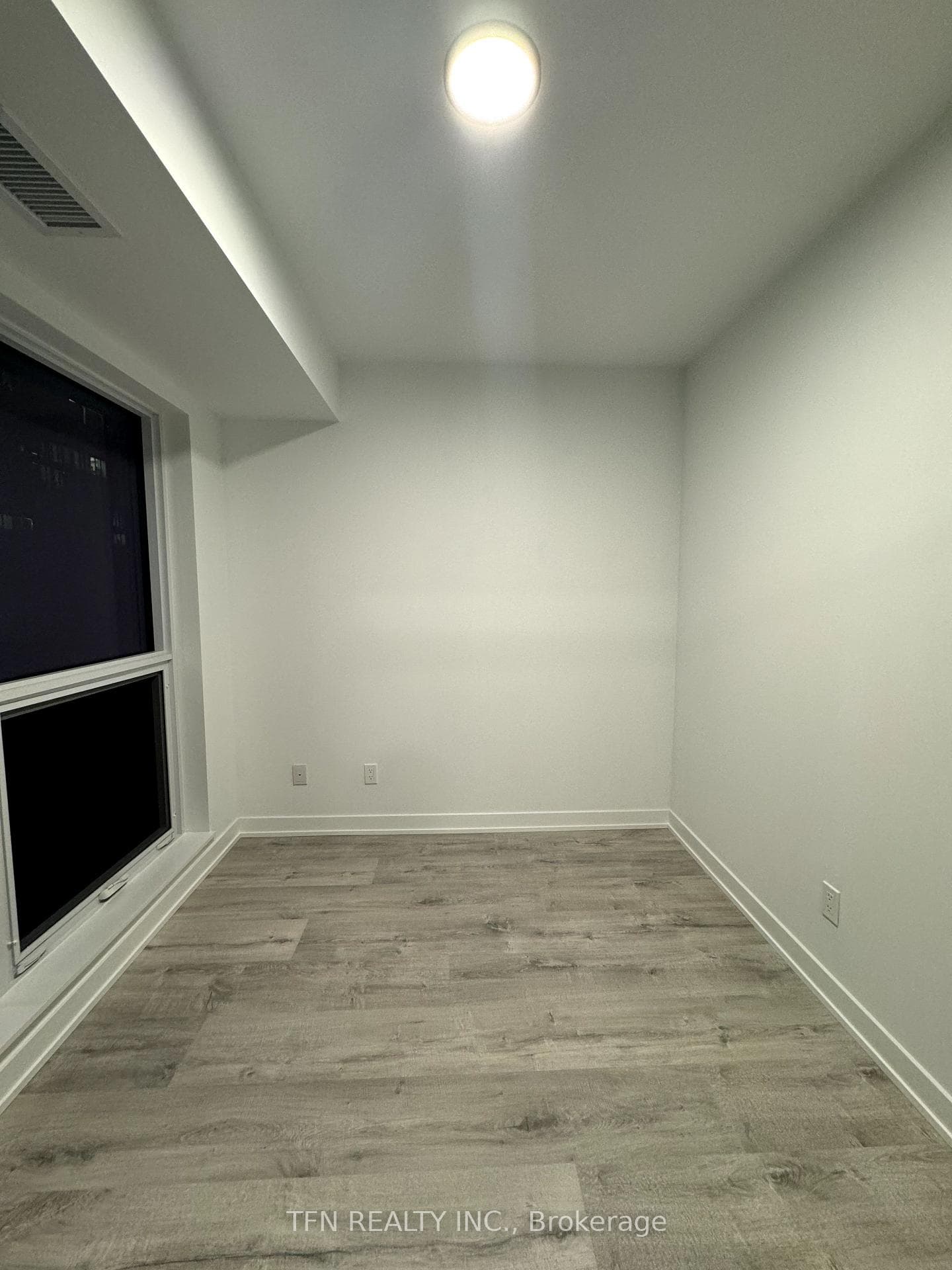 327 King Street Unit 1102 photo 11