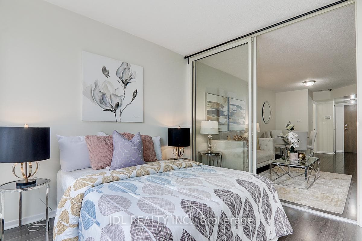 1001 Bay Street Unit 2312 photo 17