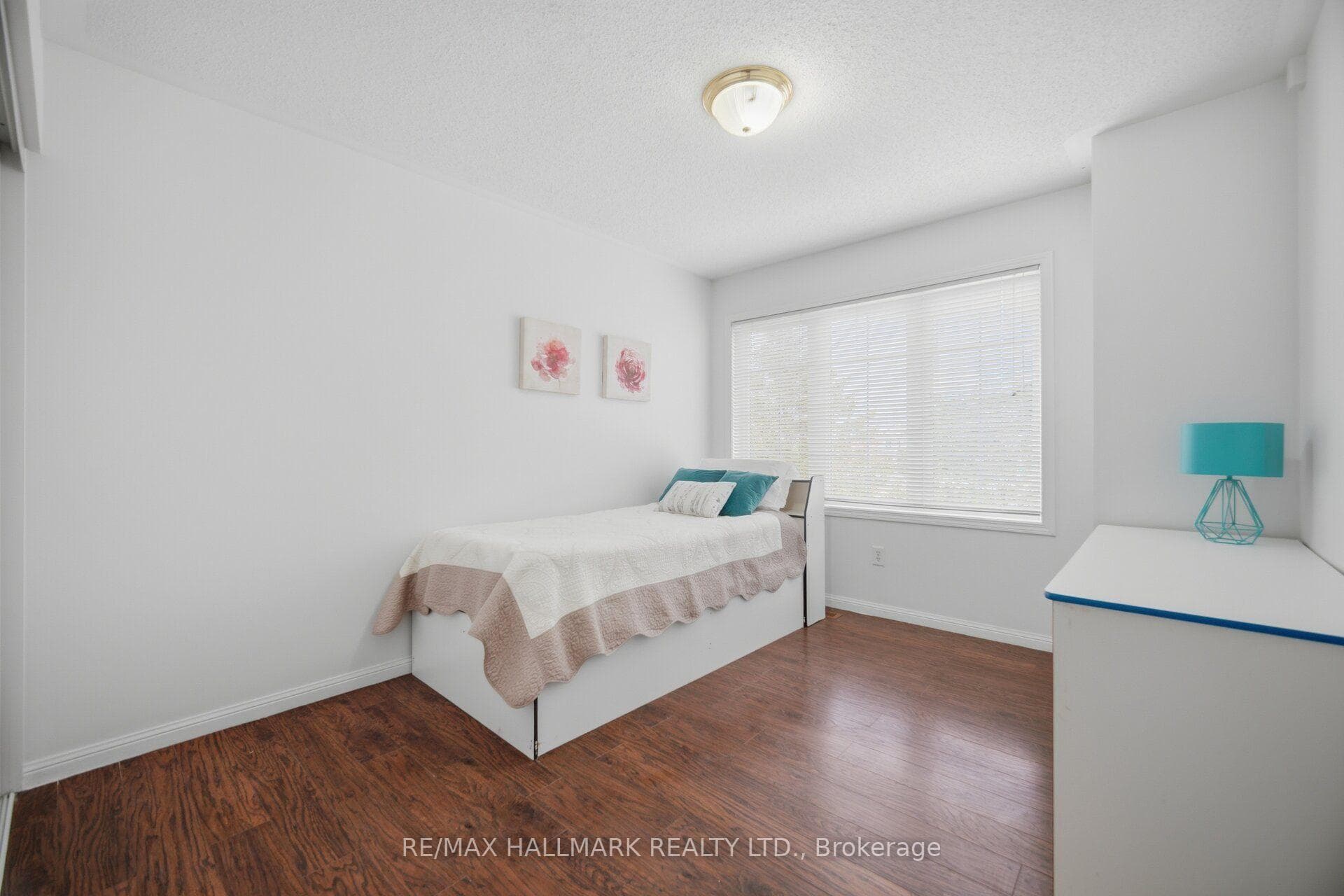 641 Marley Crescent photo 18