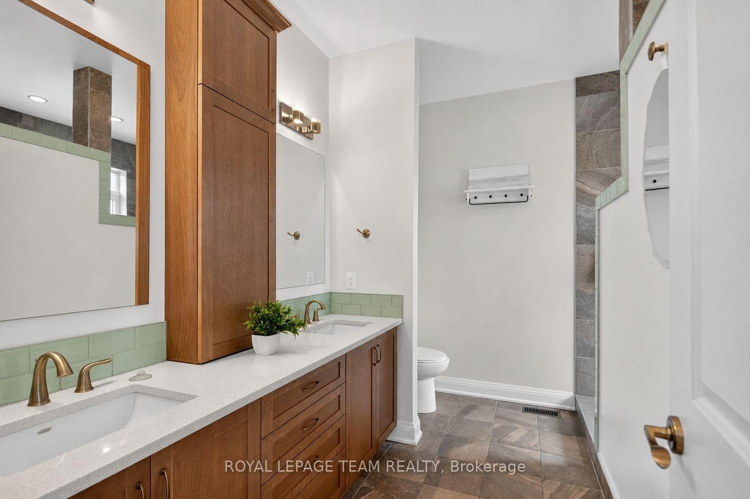1801 CEDARLAKES Way photo 23