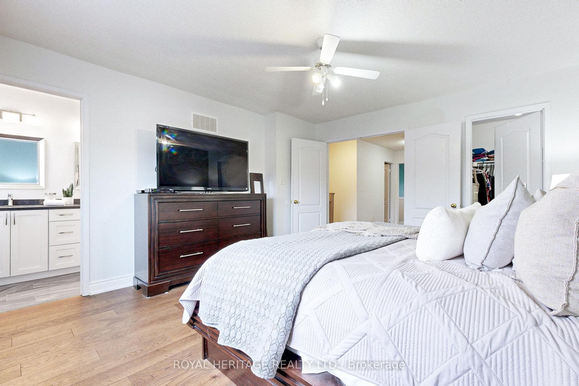 **4pc Ensuite & Walk-In Closet**