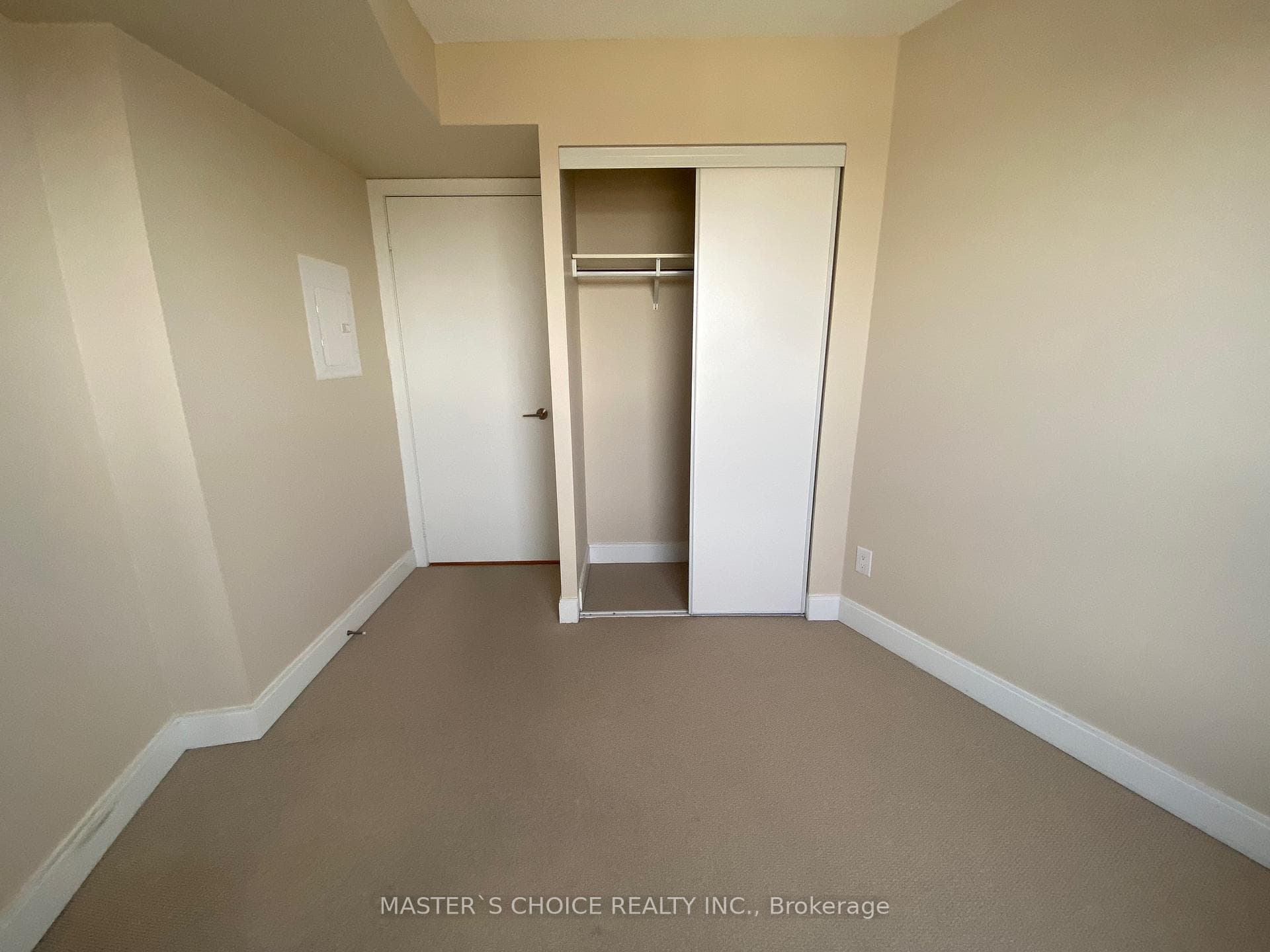 125 Village Green Square Unit 3005 photo 14