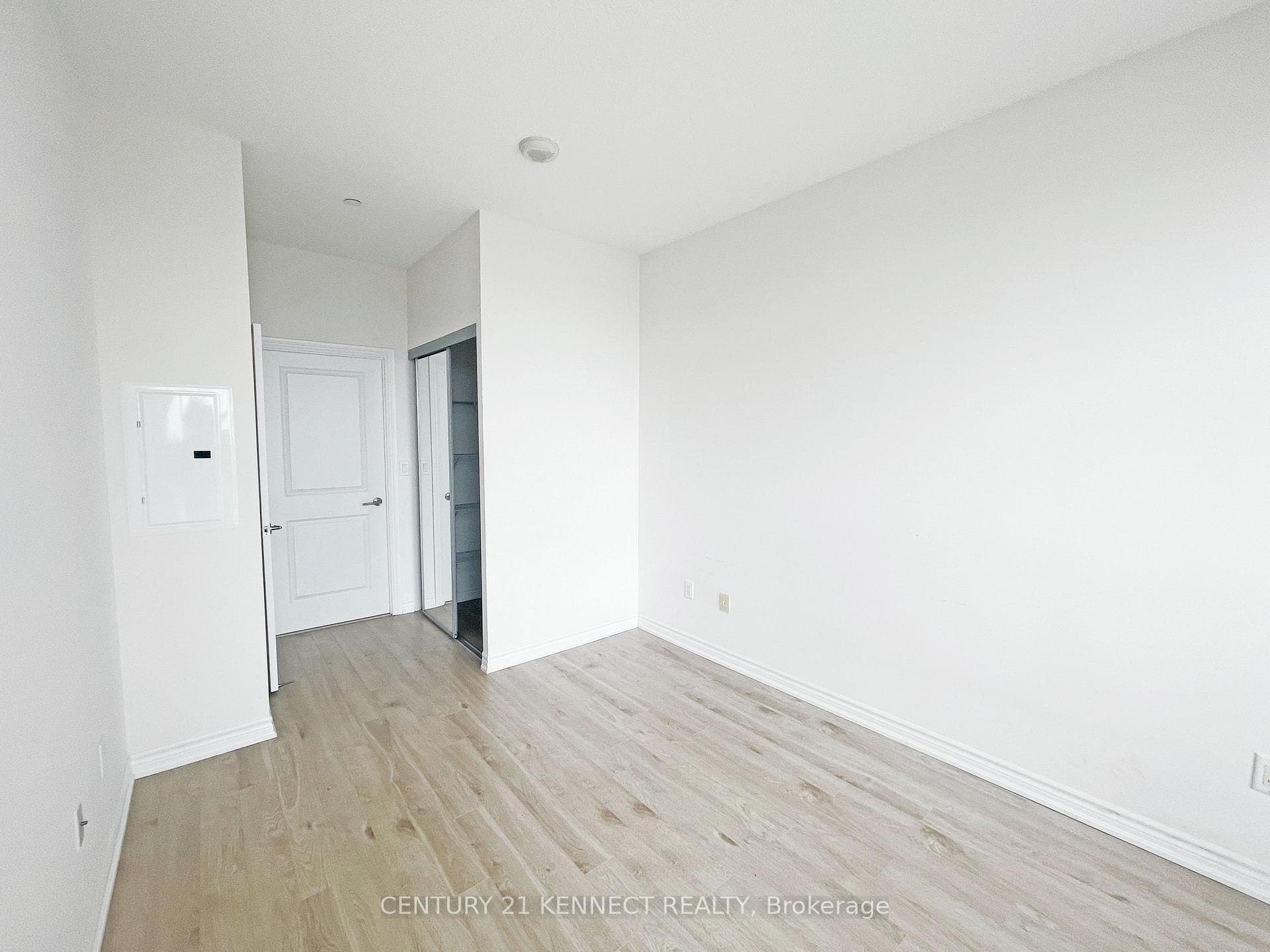 386 Yonge Street Unit 4005 photo 11