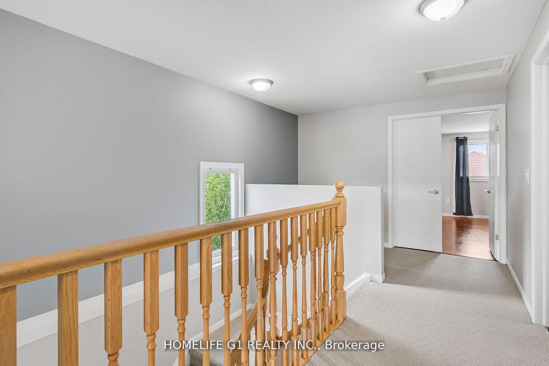 5 Chateau Crescent photo 23