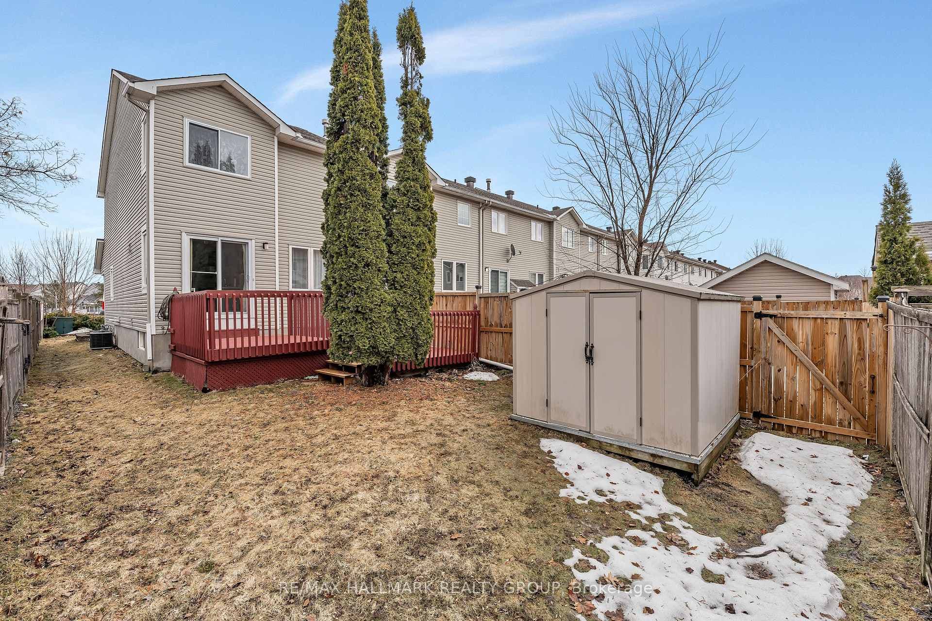 1614 Varennes Boulevard photo 40