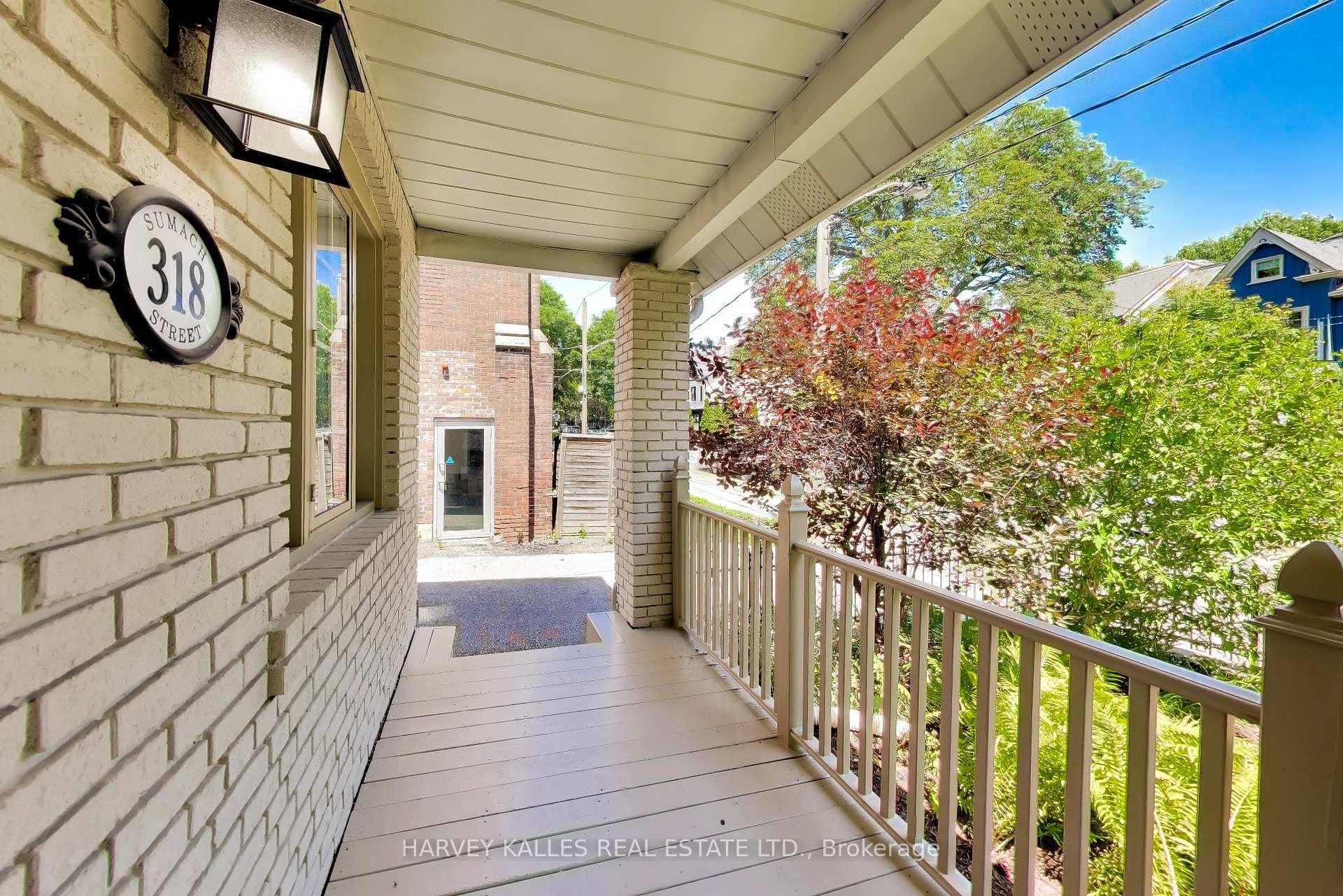 318 Sumach Street photo 5