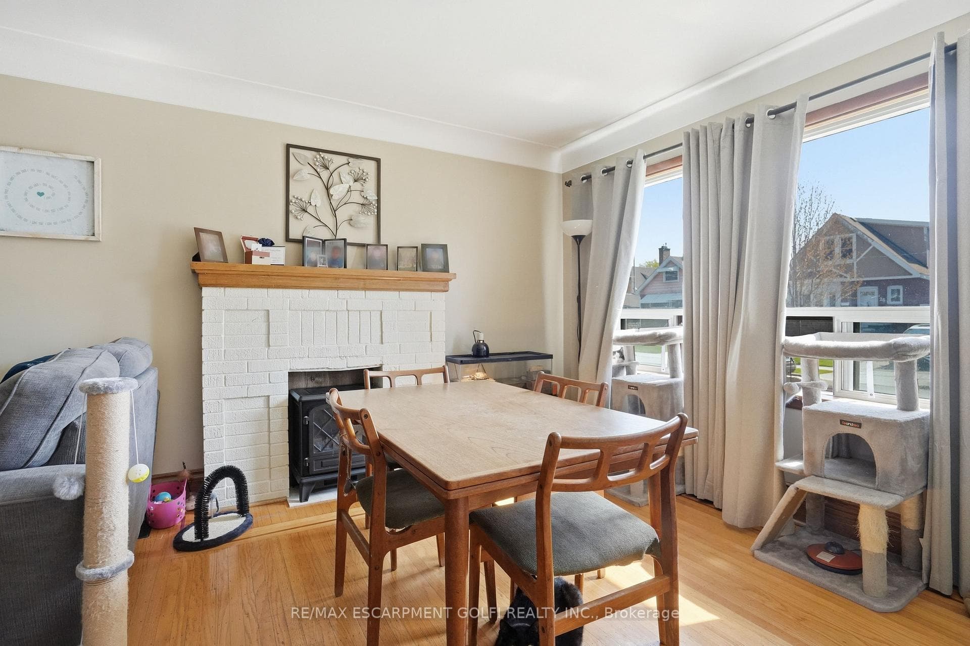 21 WEIR Street photo 9
