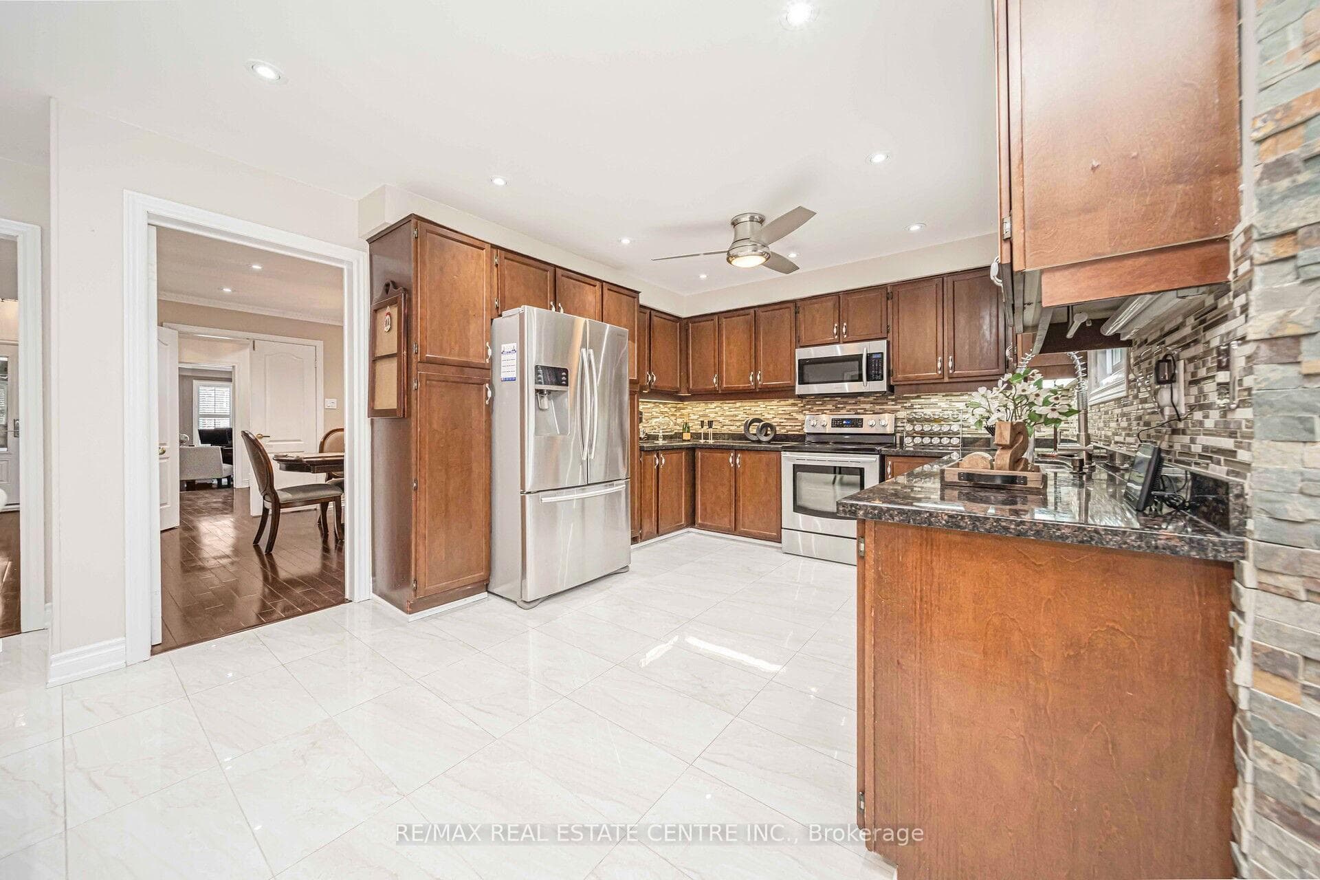63 Leeward Drive photo 27