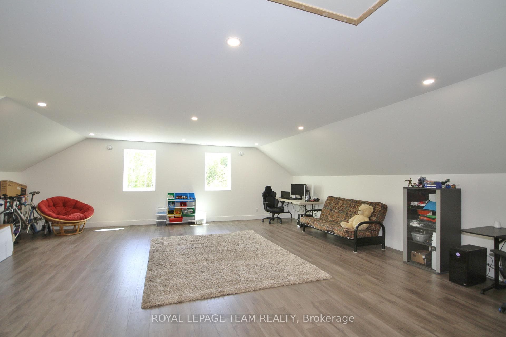 734 Townline Road photo 30