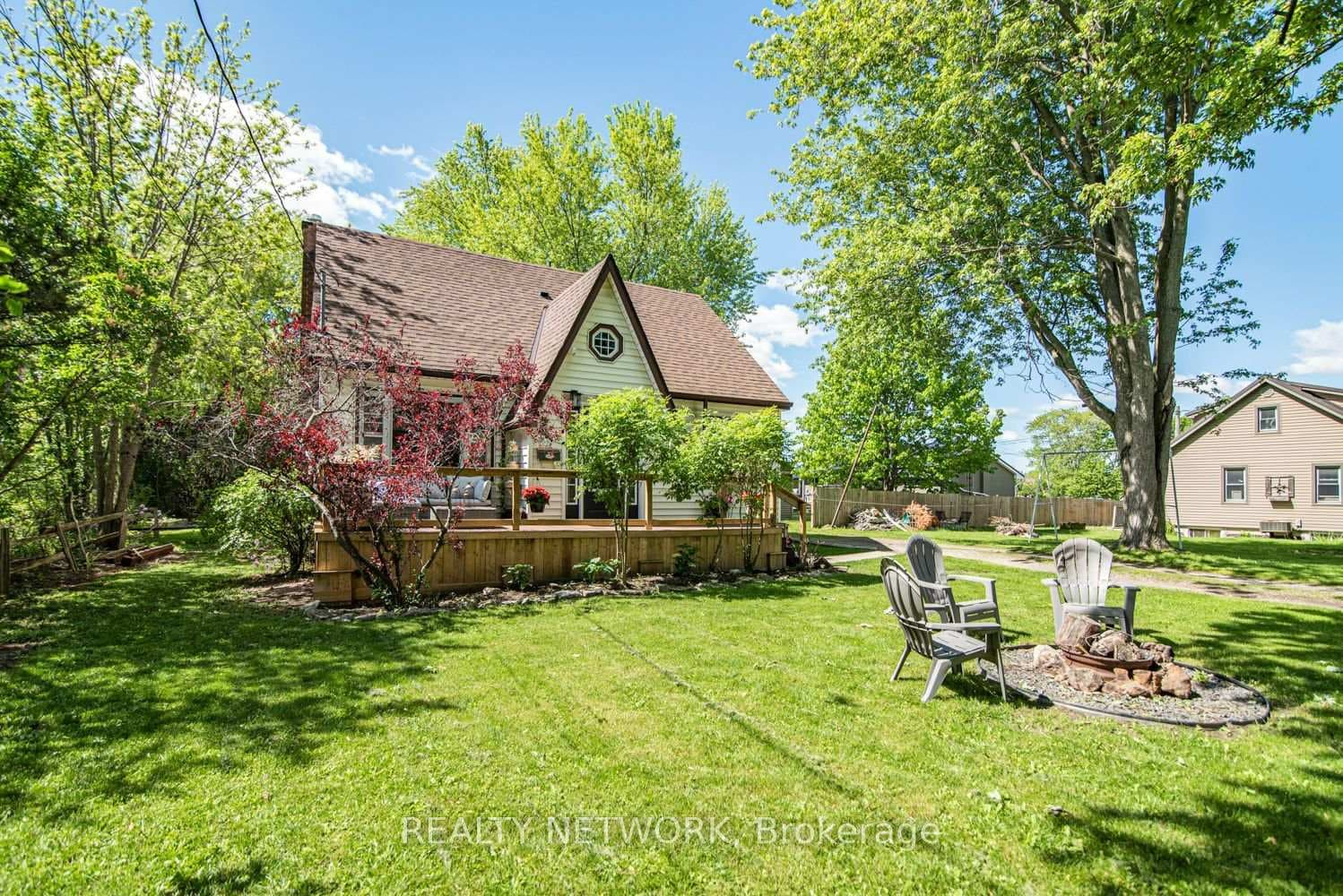 32 Grant Avenue photo 6