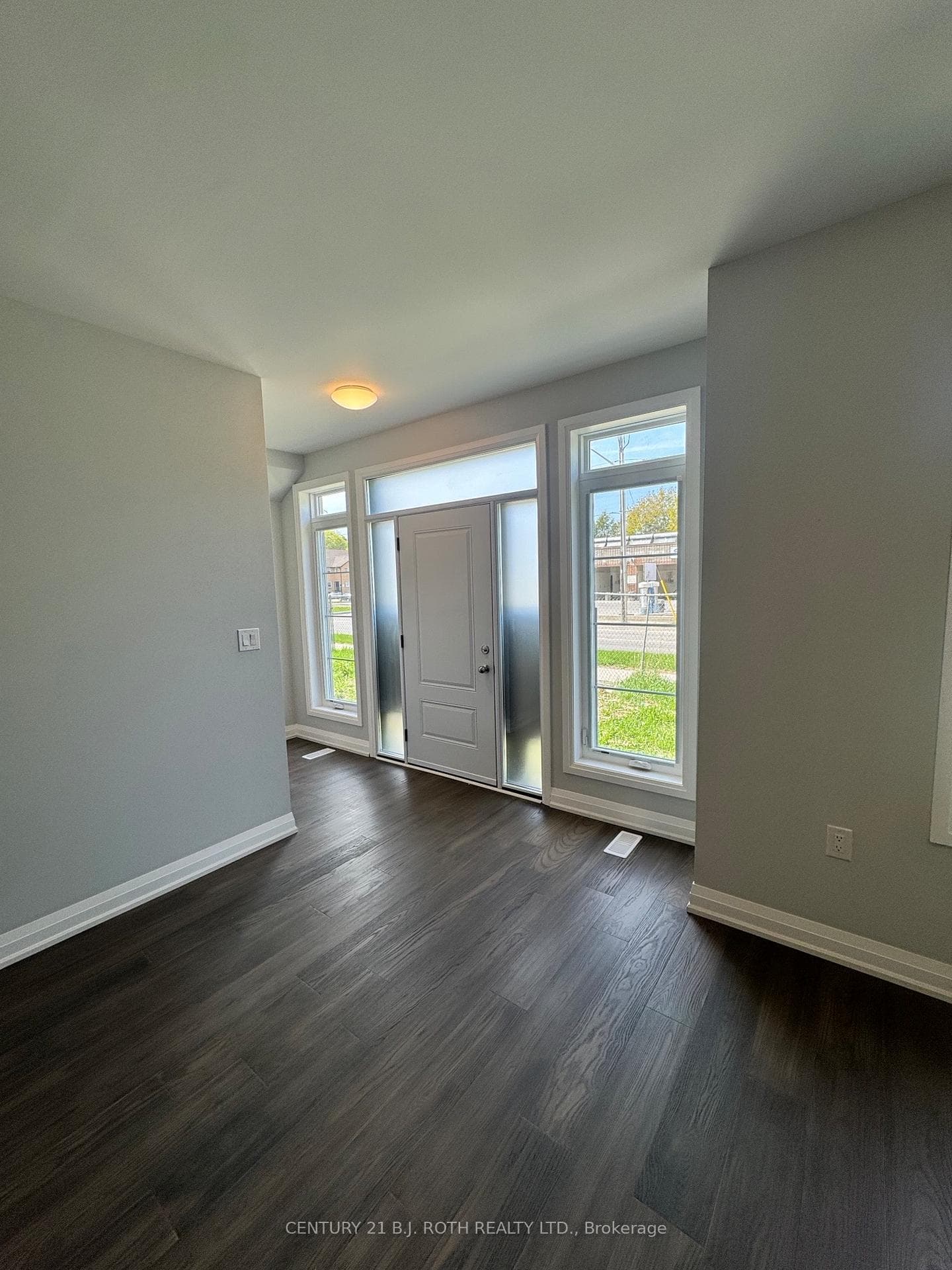 260 Eagle Street Unit 12 photo 2