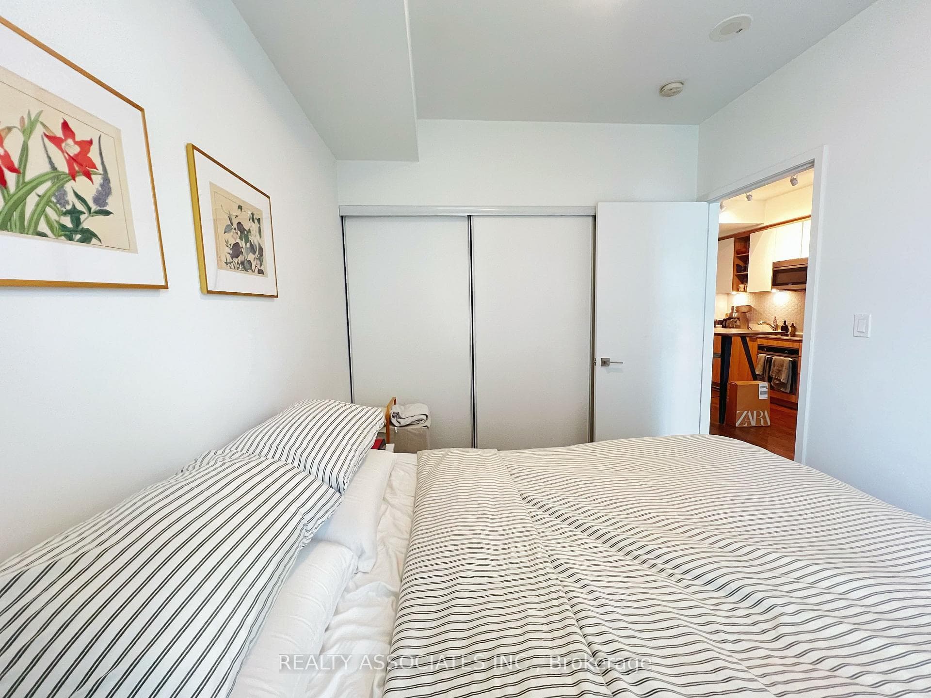 50 Ordnance Street Unit 2204 photo 8
