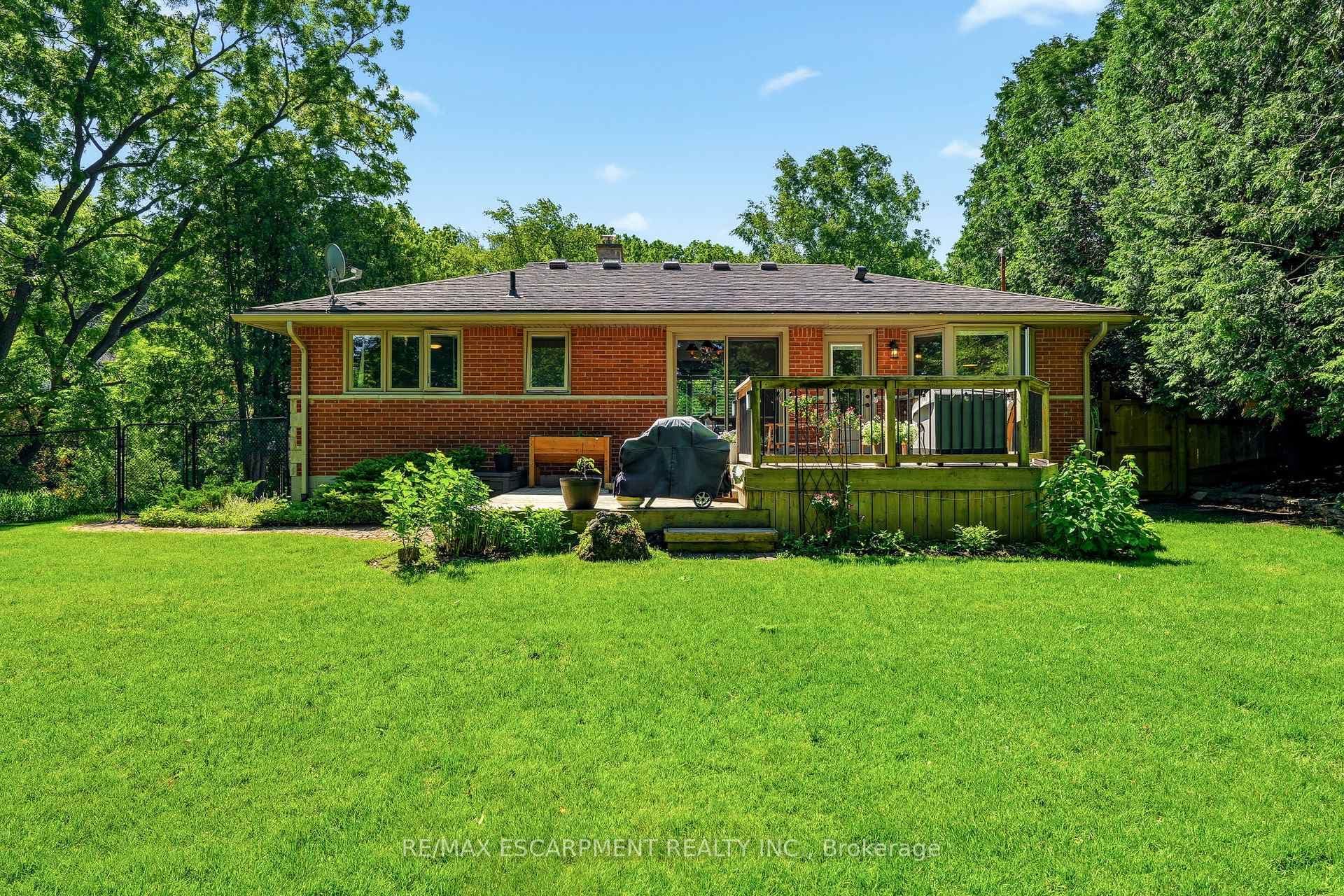 851 Mewburn Road photo 38