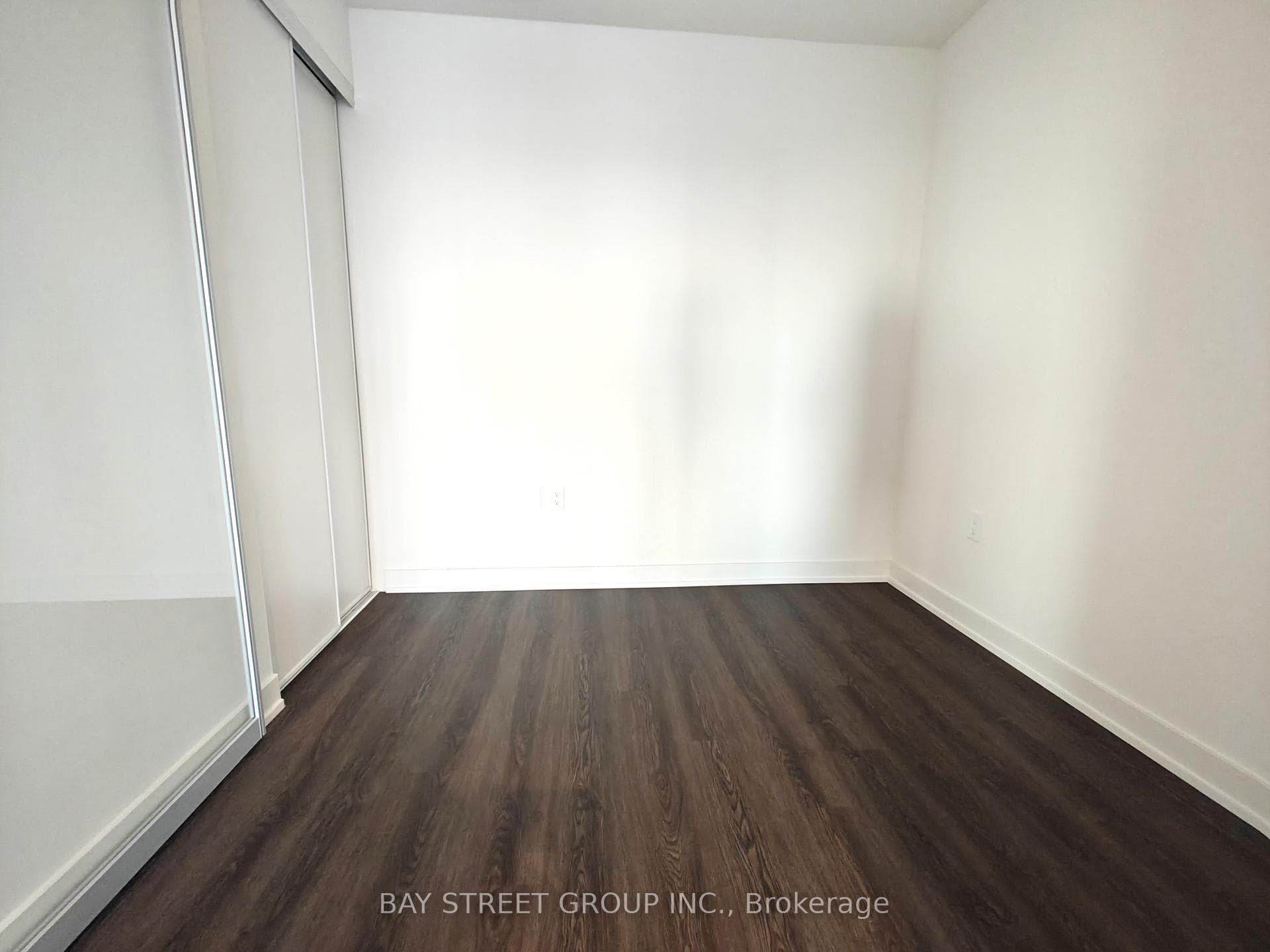 448 Burnhamthorpe Road Unit 4801 photo 11