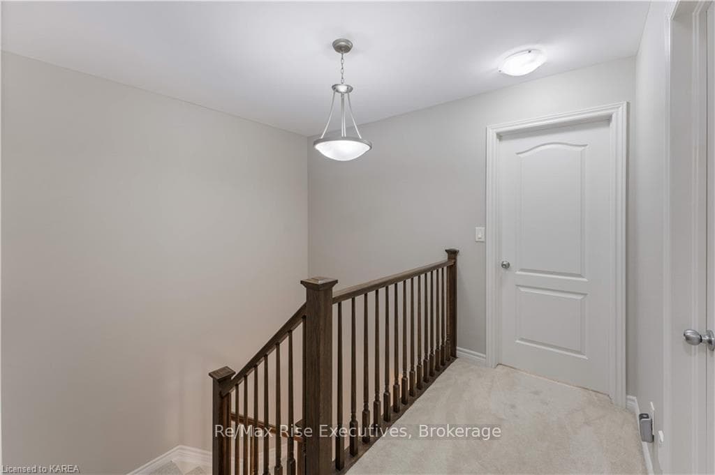 1319 TREMONT Drive photo 18
