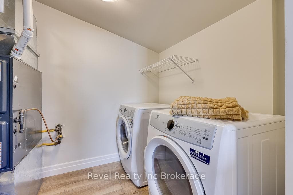 679 Elizabeth Street photo 12
