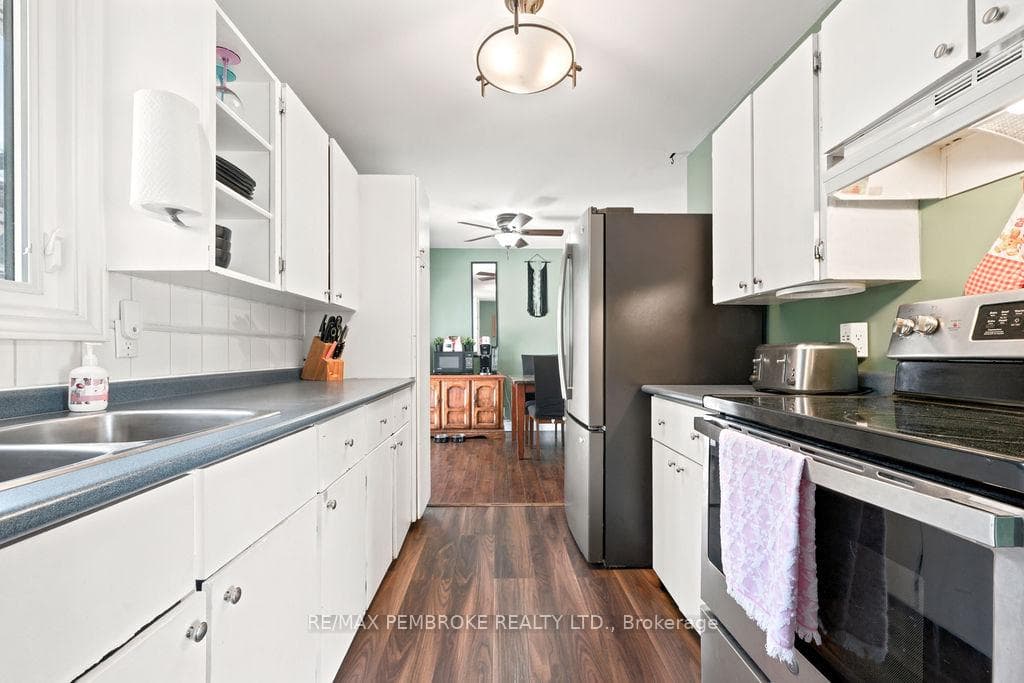 9 James Street photo 19