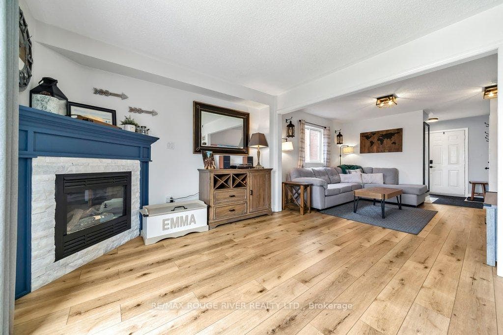 Warm Gas Fireplace ... Christmas Mantle Decor ??