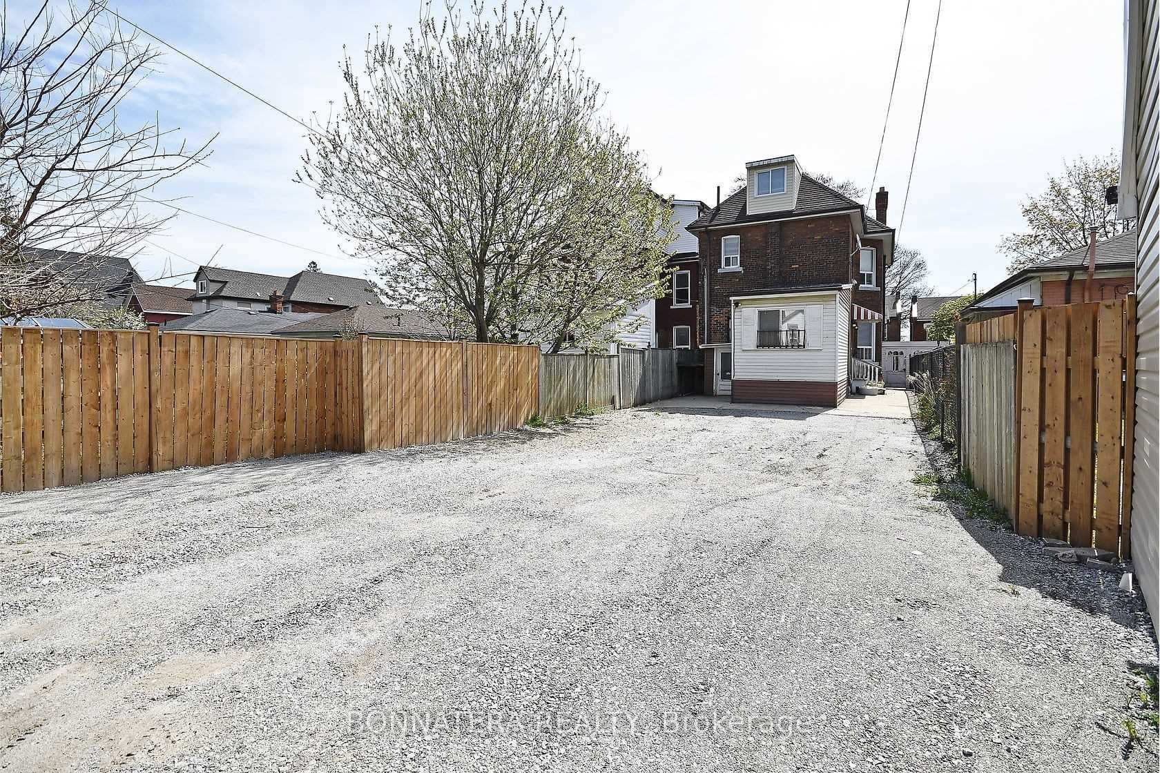 47 Emerald Street Unit (Main) photo 10