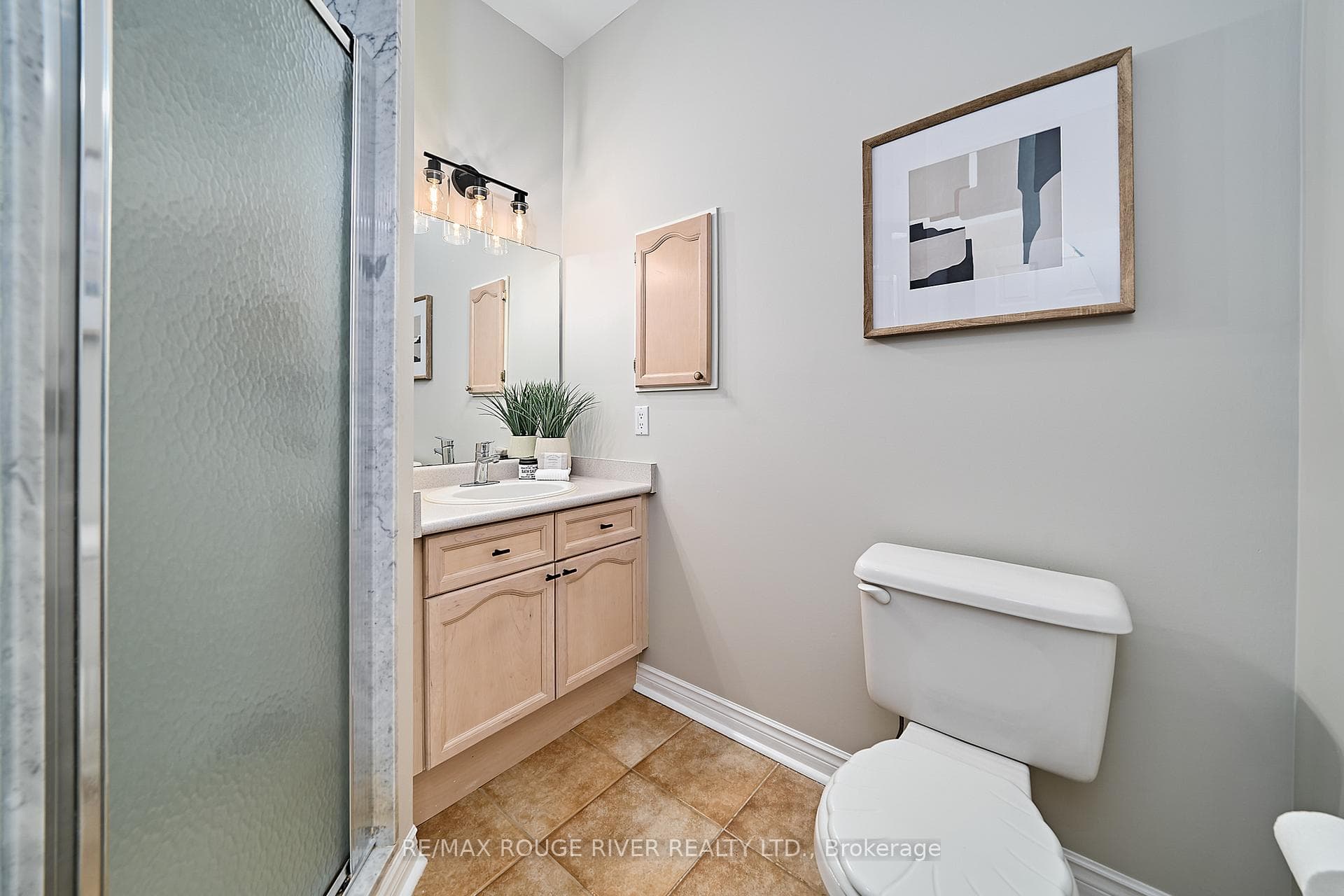 203 Waterbury Crescent photo 18