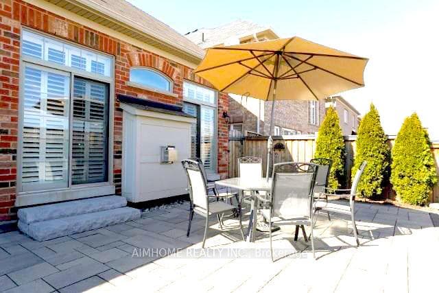 4198 Fuller Crescent photo 27