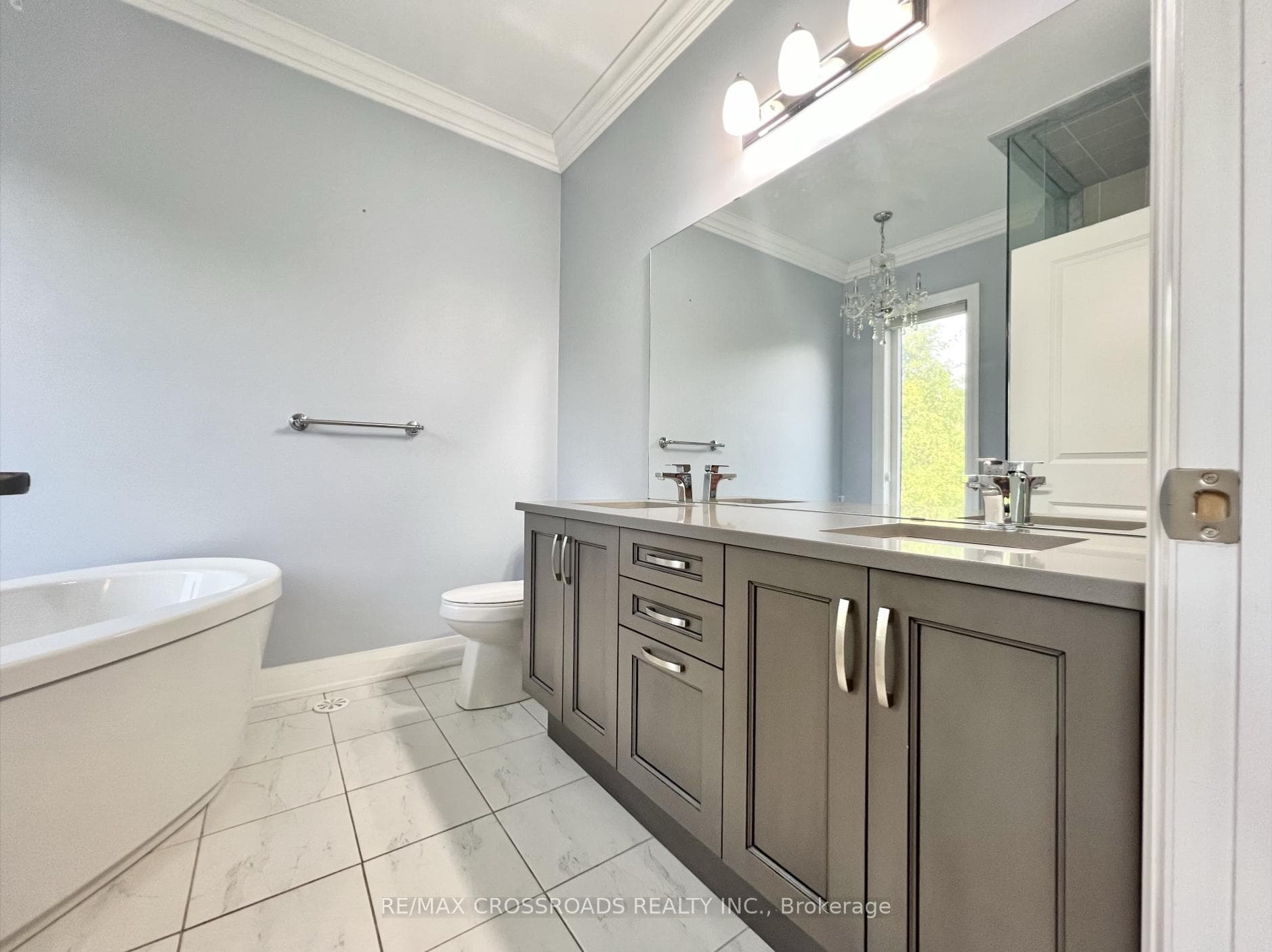 45 Plowman Lane photo 18