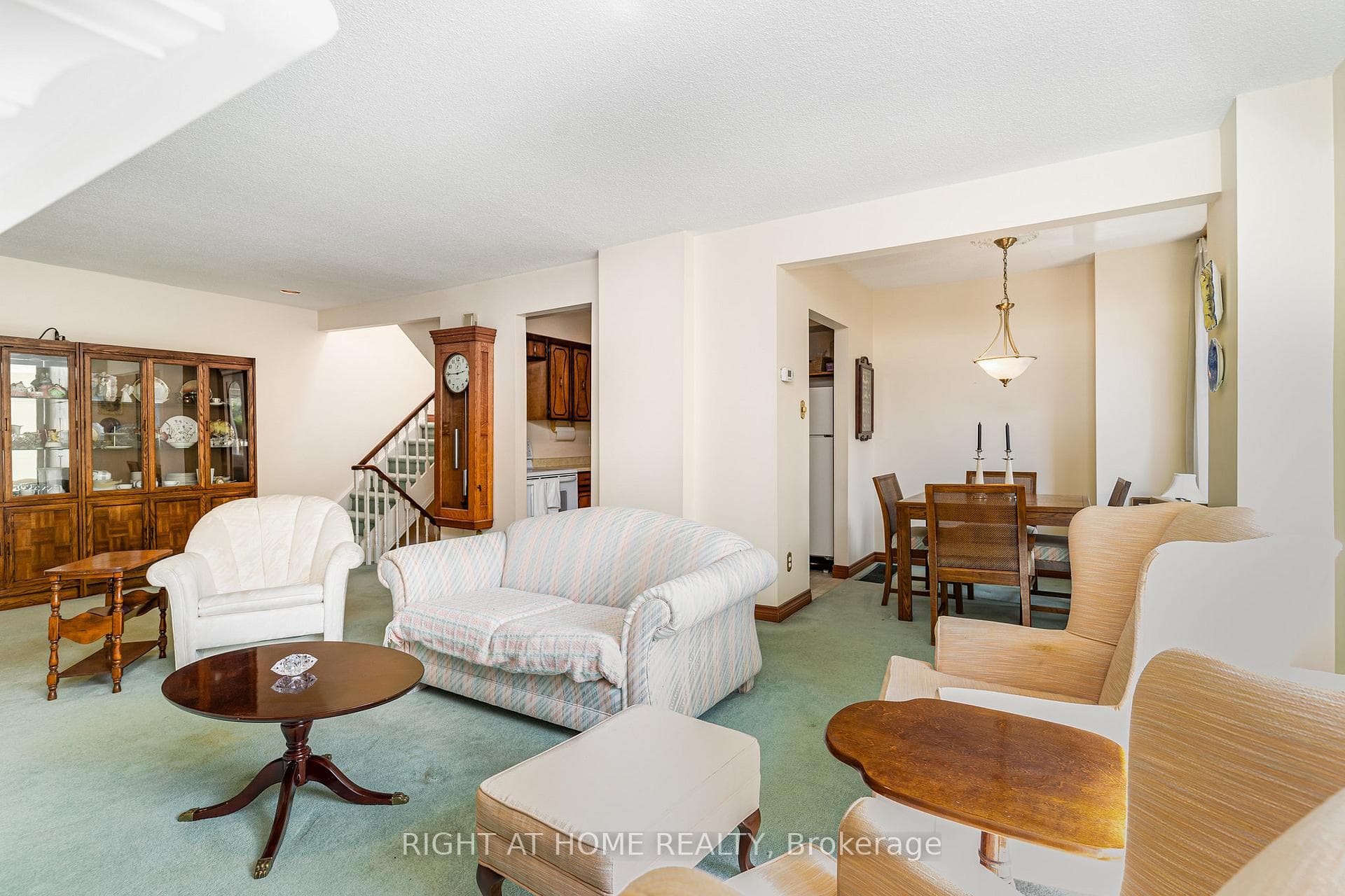 74 Upper Canada Drive Unit 1 photo 6