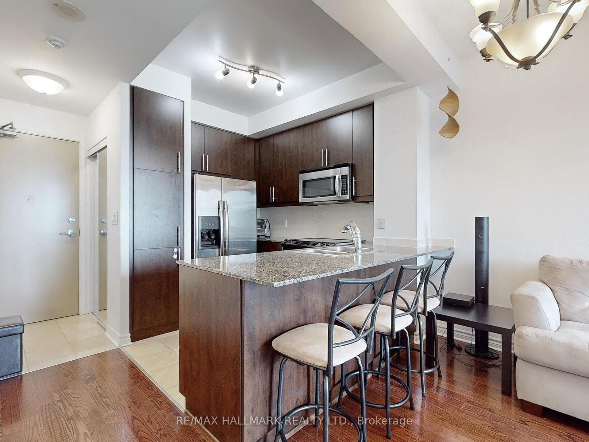 18 Holmes Avenue Unit 2007 photo 16