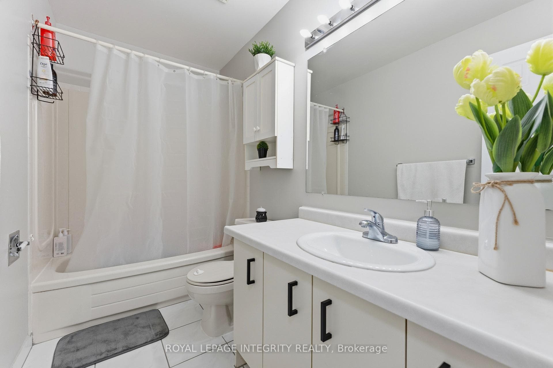 89 BURLINGTON Crescent photo 21