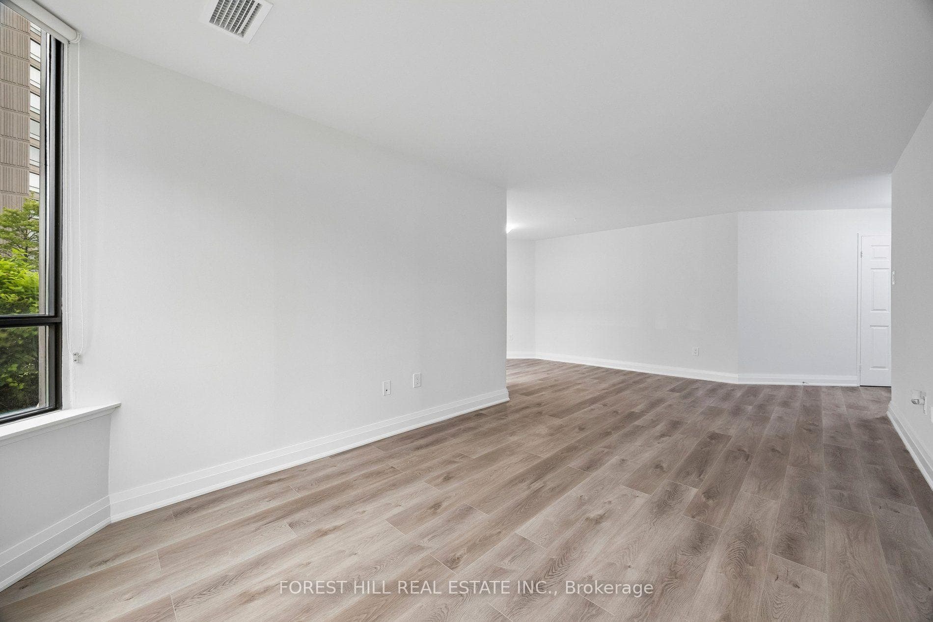 7420 Bathurst Street Unit 101 photo 7