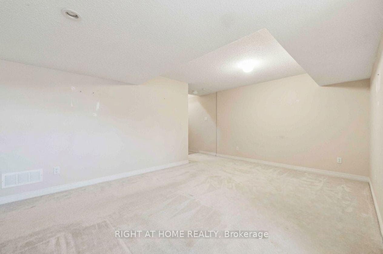 220 Windhurst Drive photo 31
