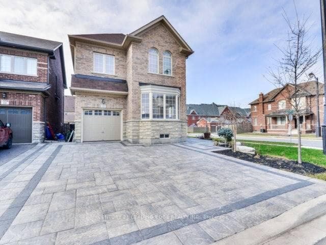 72 Pelee Avenue photo 1