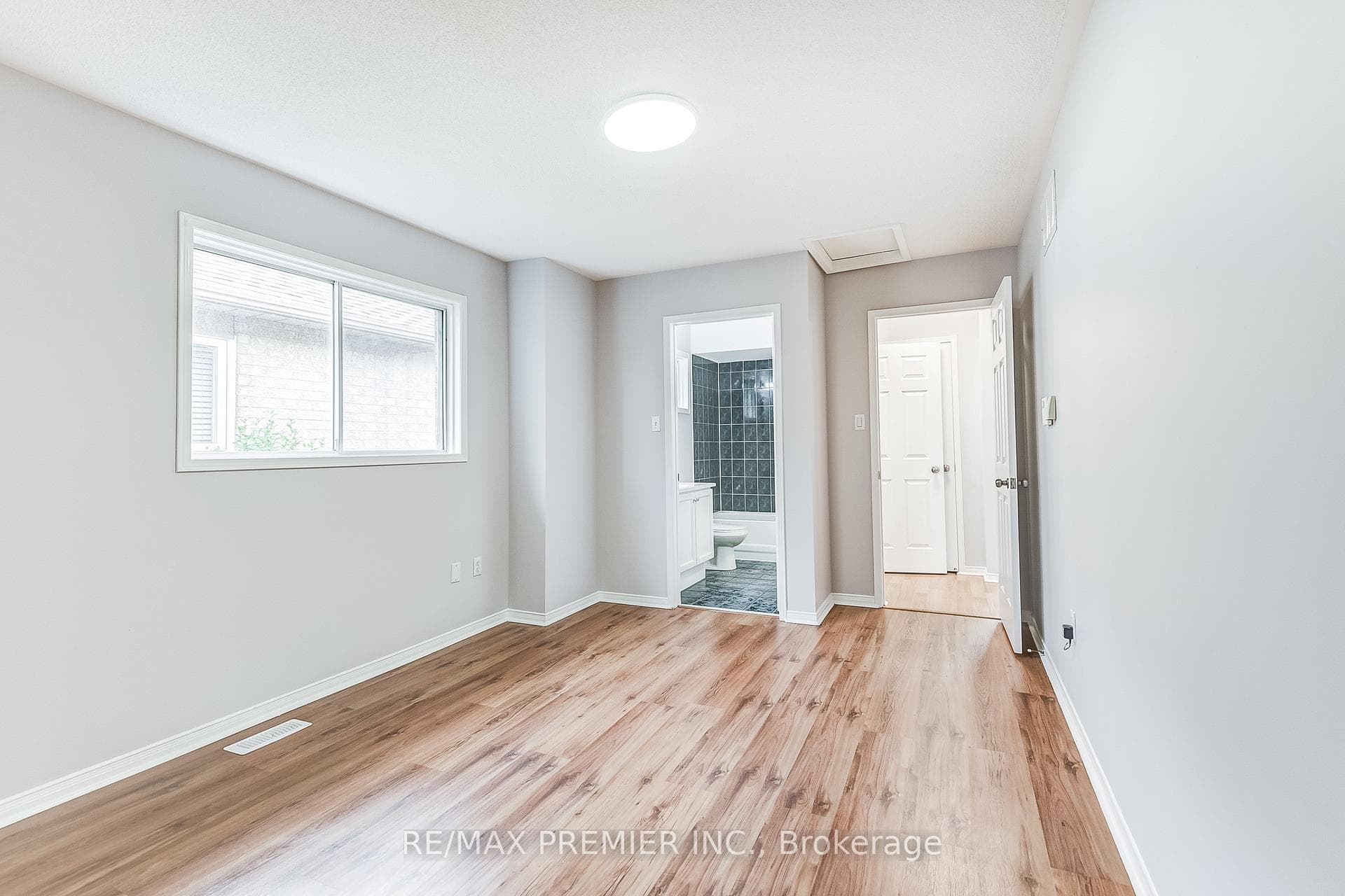 4 Silkwood Crescent photo 15