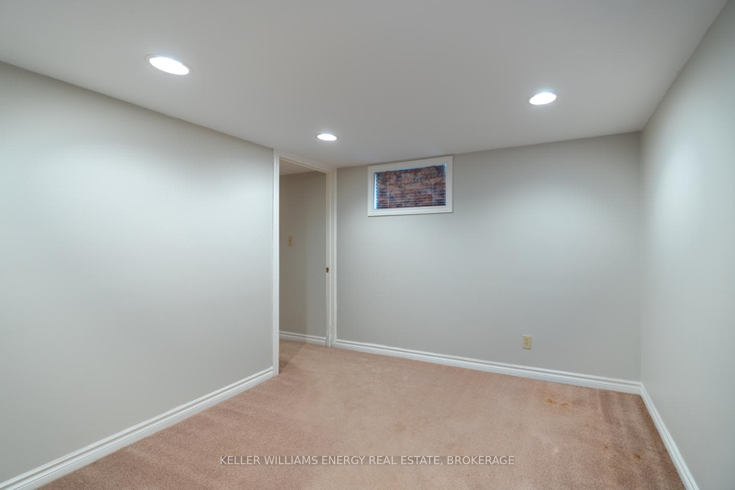 94 Lasalle Avenue photo 9