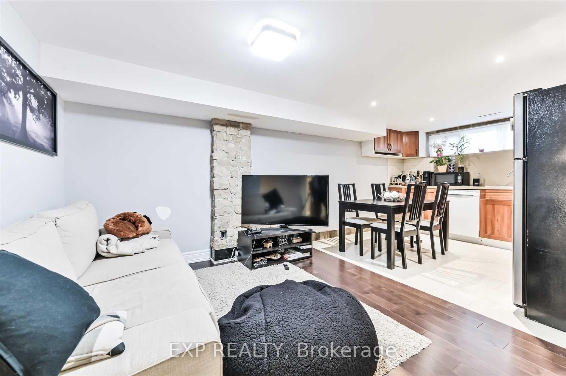 132 Brookhaven Drive photo 4