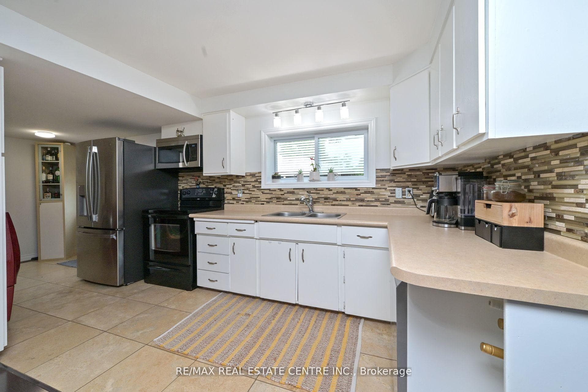 163 Daniel Street photo 8