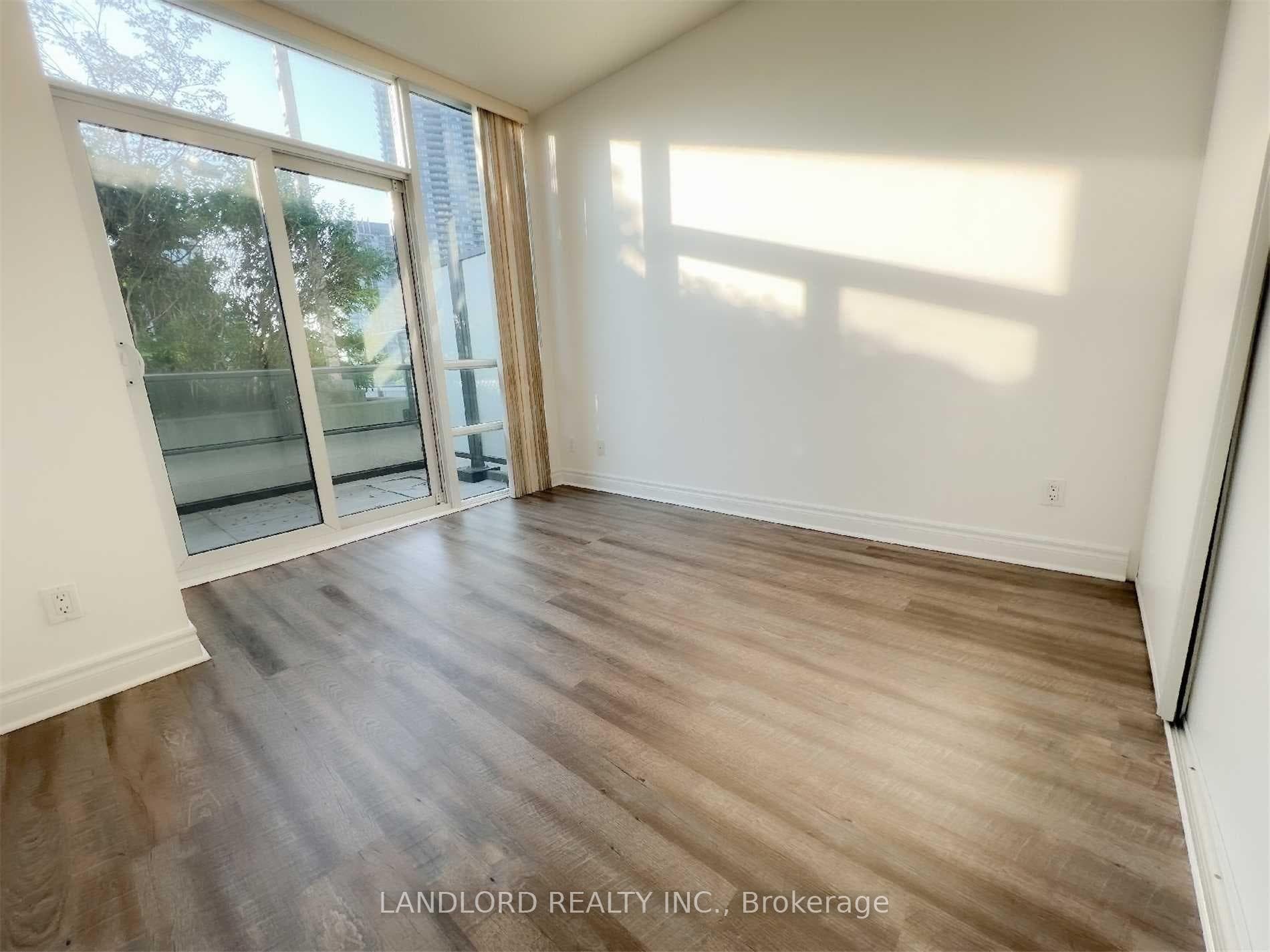 2240 Lakeshore Boulevard Unit 309 photo 17