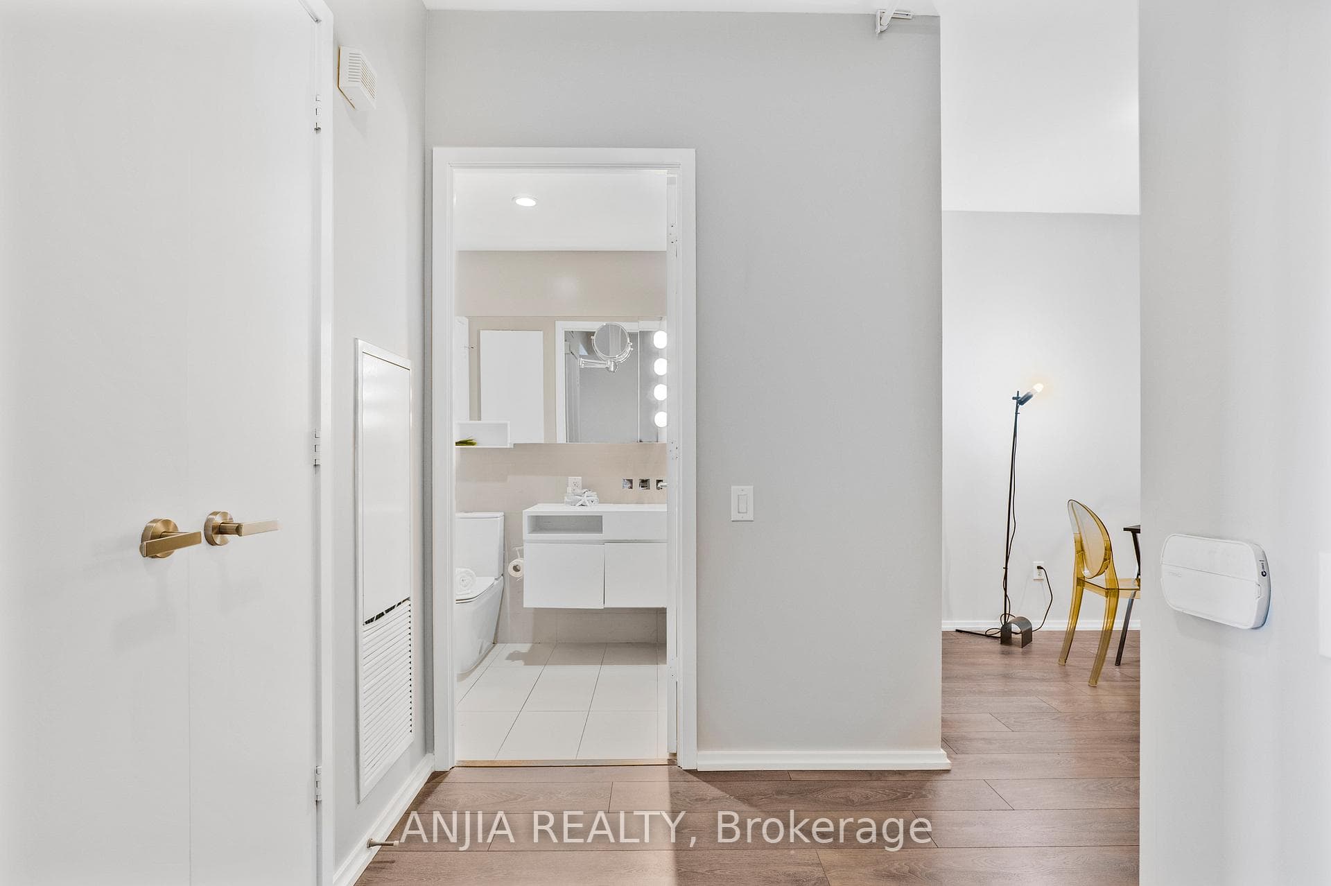 45 CHARLES Street Unit 2215 photo 6