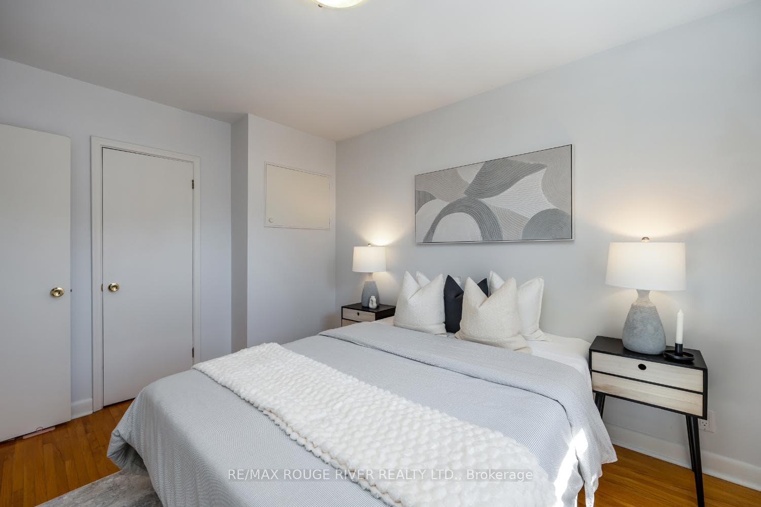725 Eastbourne Avenue photo 19