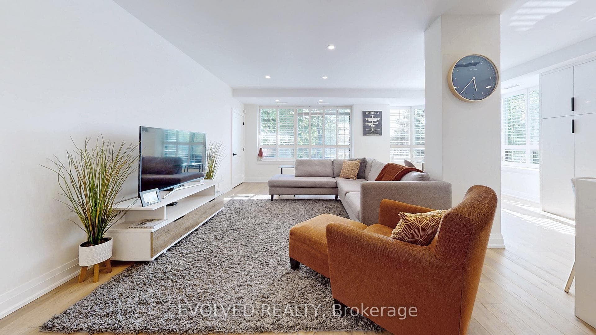801 Lawrence Avenue Unit 206 photo 6