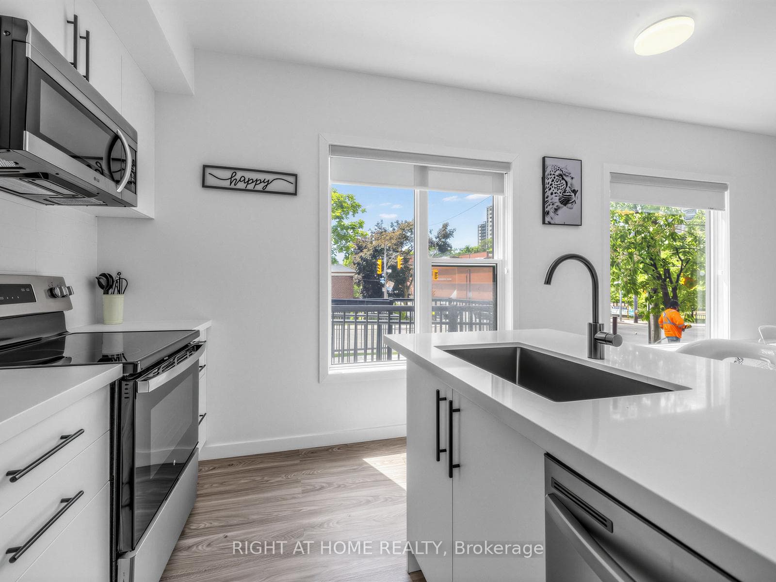 148 Glenlake Avenue Unit #5 photo 11