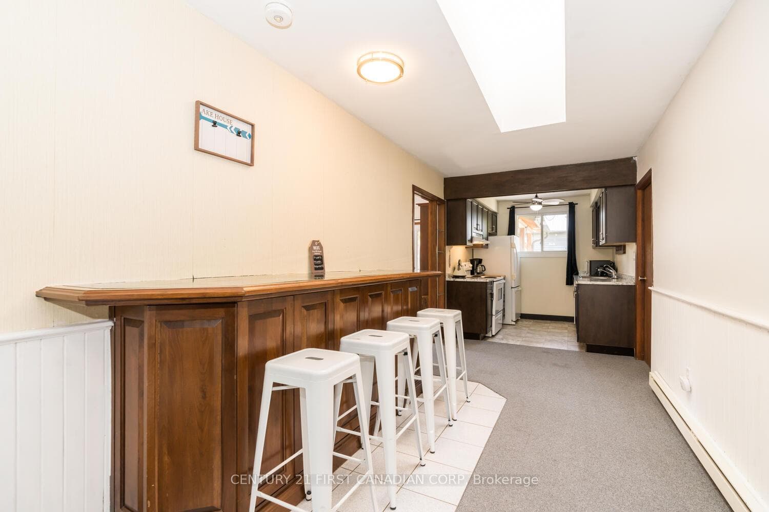 7585 Biddulph Street photo 5