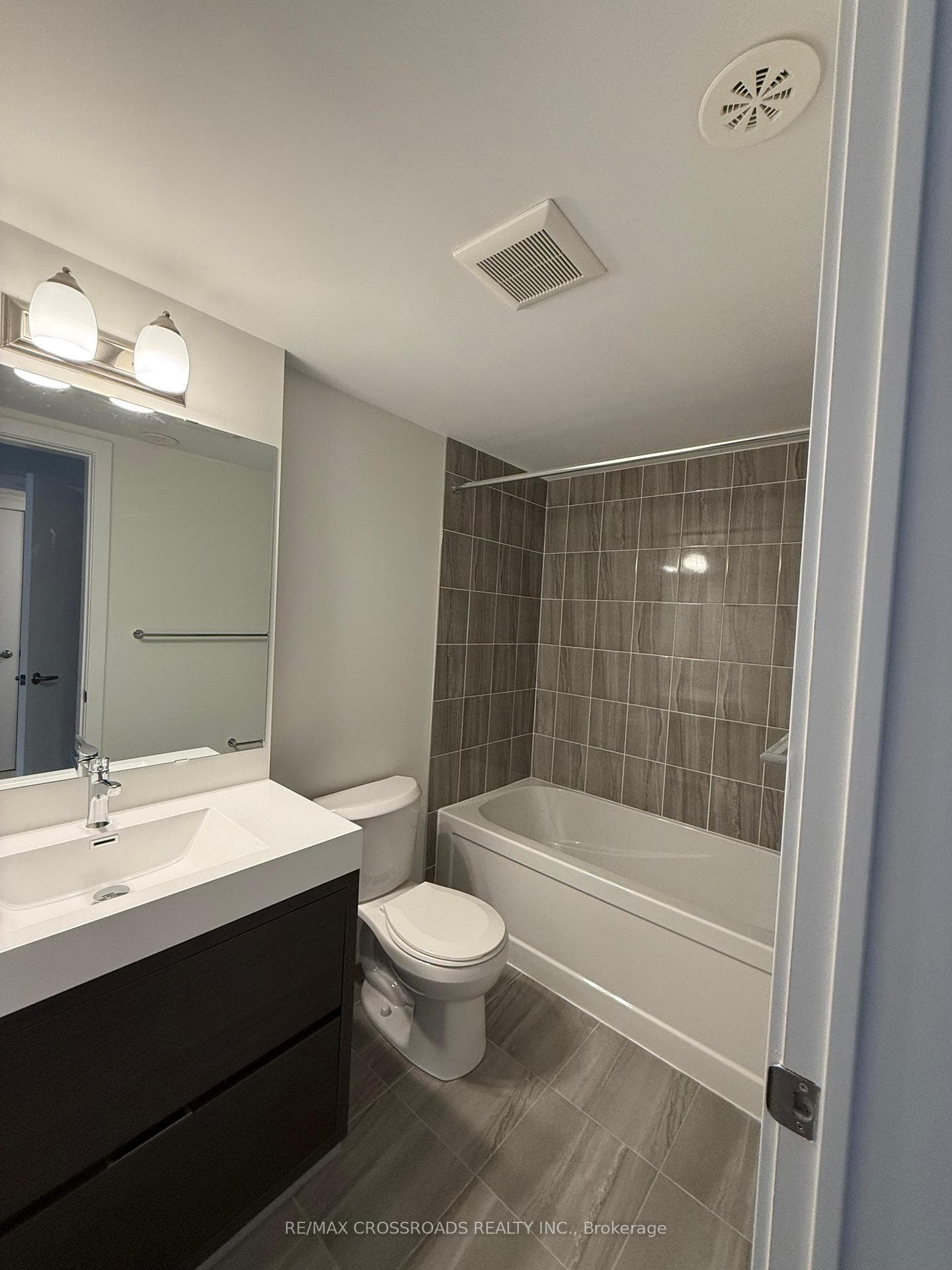 1865 Pickering Parkway Unit 503 photo 18