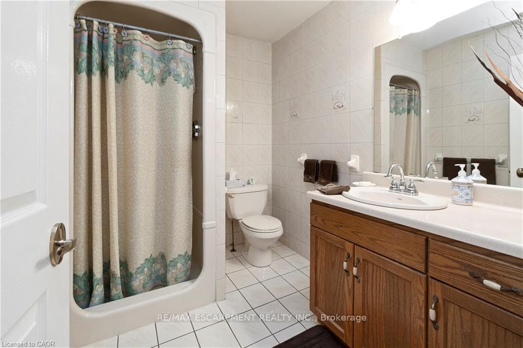266 Sumach Drive photo 19