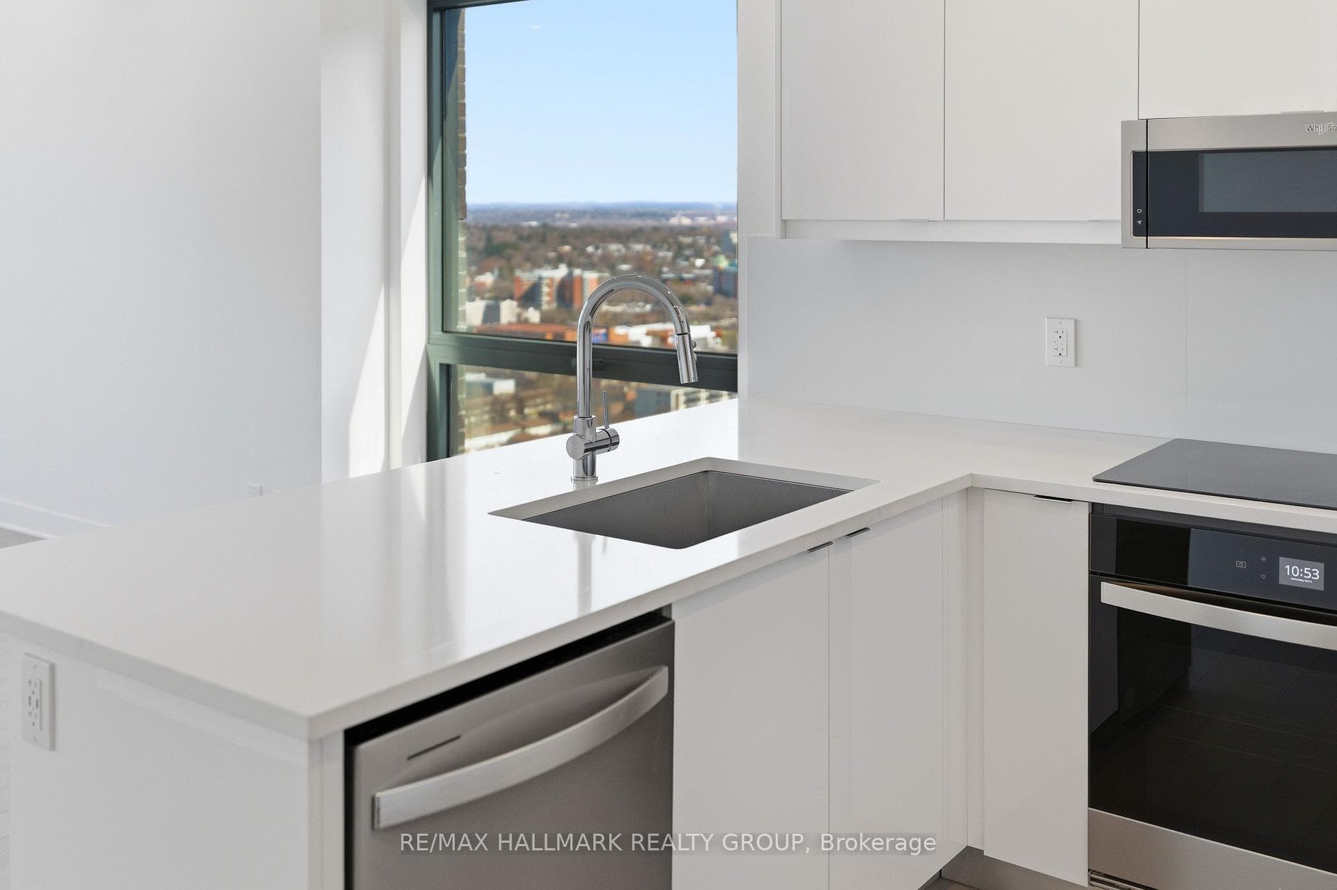 180 George Street Unit 2605 photo 13