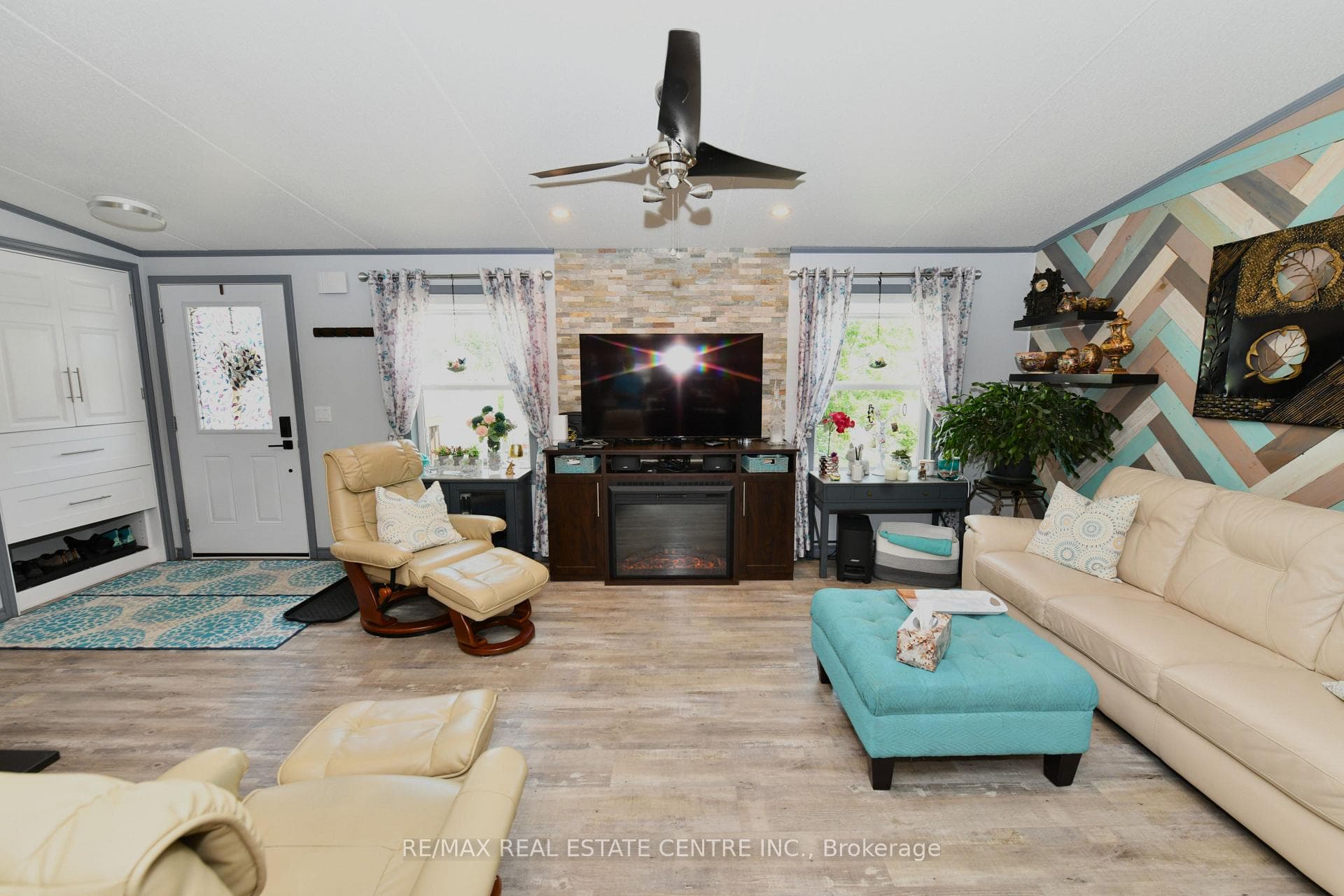 1429 SHEFFIELD Road photo 16