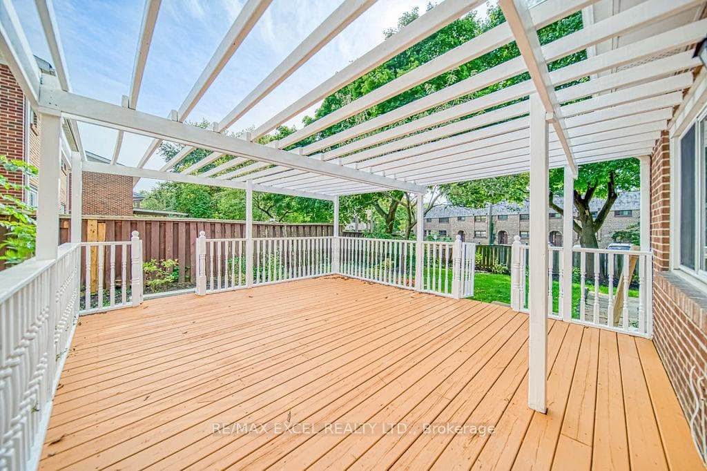 24 Bridlewood Boulevard photo 34