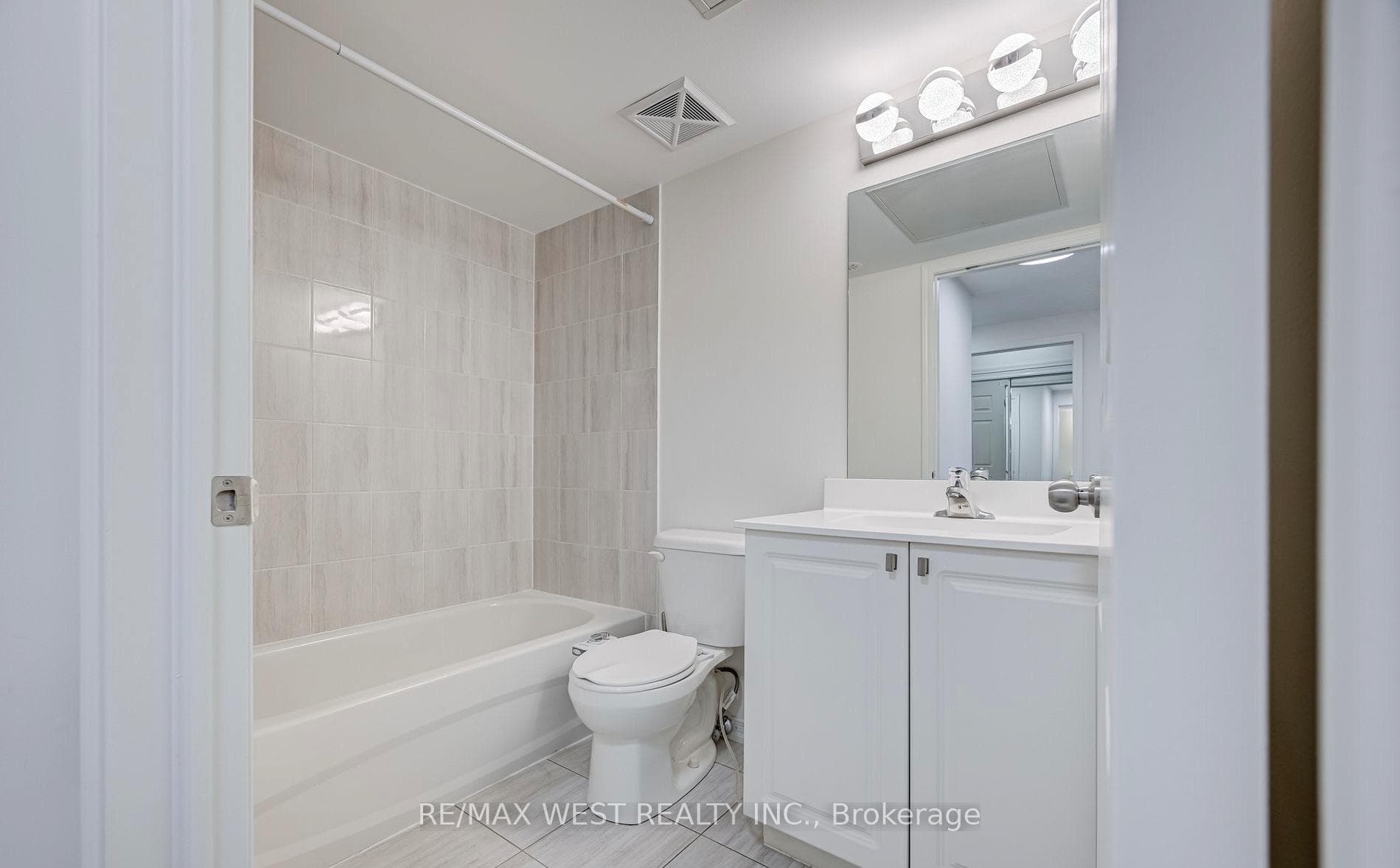 510 Kingbird Grove Unit 118 photo 8