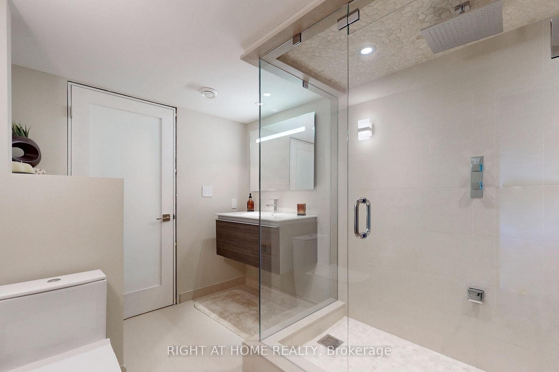 24 Maplehyrn Avenue photo 34