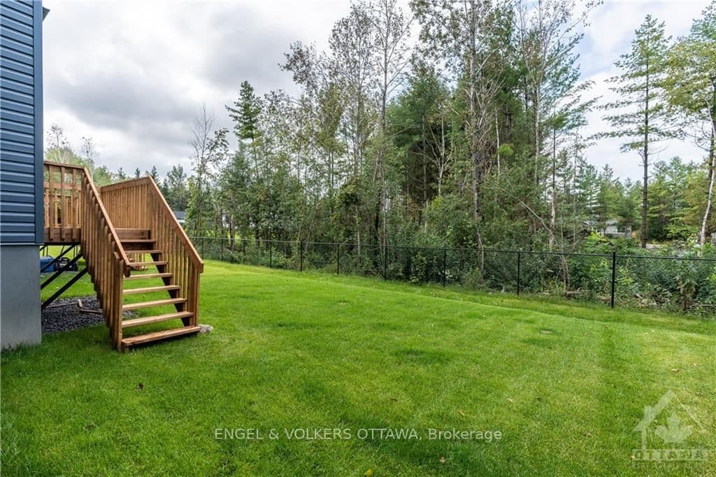 235 BLACKHORSE Drive photo 22